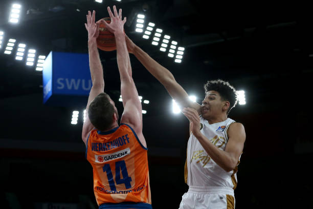 响胜负的关 响胜负的关